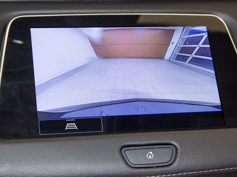 Used 2023 Cadillac XT4 Luxury w/ Cold Weather Package image 30