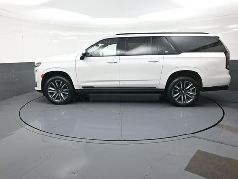 Used 2023 Cadillac Escalade ESV Sport Platinum image 6