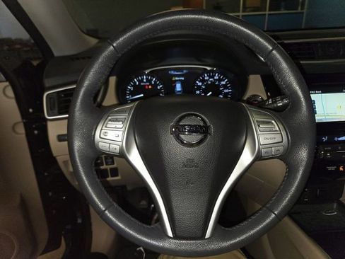 Used 2016 Nissan Rogue SL image 14