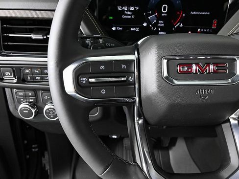 New 2026 GMC Yukon Elevation image 10