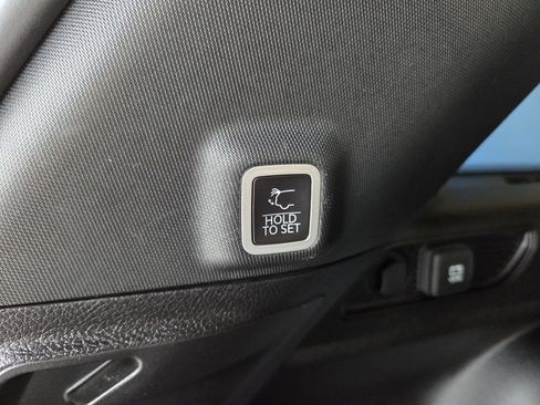 Used 2024 Jeep Grand Cherokee Limited w/ Luxury Tech Group II image 11