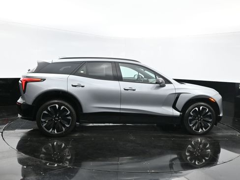 New 2025 Chevrolet Blazer EV RS RWD image 8