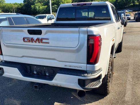 Used 2024 GMC Sierra 2500 Denali w/ Denali Reserve Package AWD/4WD image 9