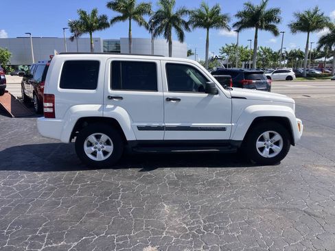 Used 2009 Jeep Liberty Sport RWD image 1