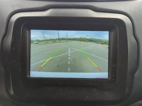 Used 2021 Jeep Renegade Latitude image 13