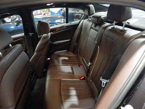 Used 2020 BMW 540i xDrive w/ M Sport Package image 32