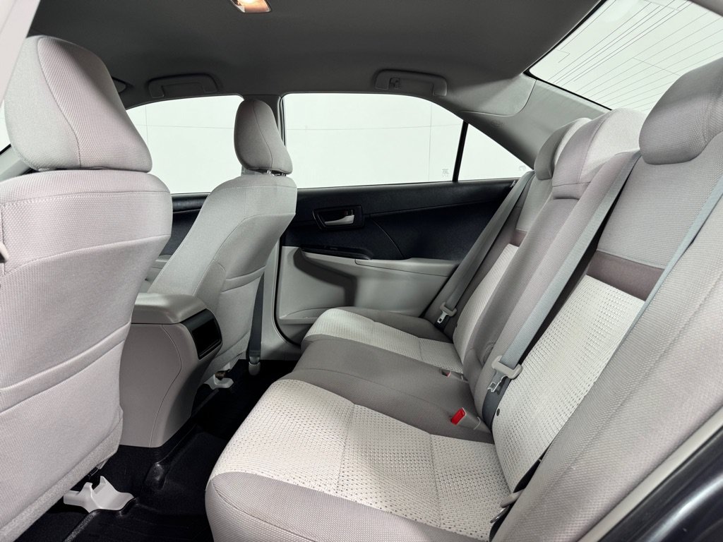 Used 2014 Toyota Camry LE FWD image 16