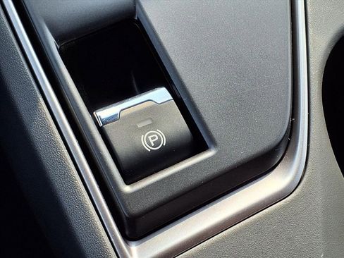 Certified 2025 Subaru Crosstrek 2.0i Premium image 16