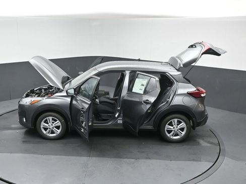 Used 2024 Nissan Kicks S image 37