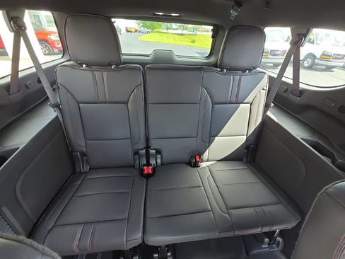 Used 2023 Chevrolet Suburban RST w/ Sport Performance Package AWD/4WD image 32