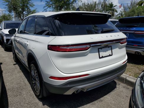 Certified 2025 Lincoln Corsair FWD image 3