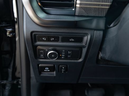 Used 2023 Ford F150 Platinum w/ Equipment Group 701A High AWD/4WD image 36