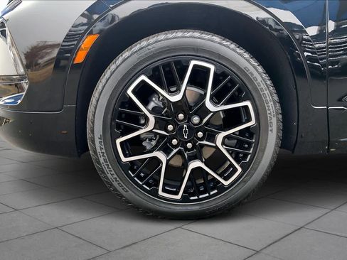 Certified 2025 Chevrolet Blazer RS w/ Driver Confidence II Package image 10