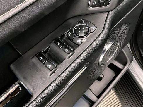 Used 2024 Ford Expedition Max XLT image 31