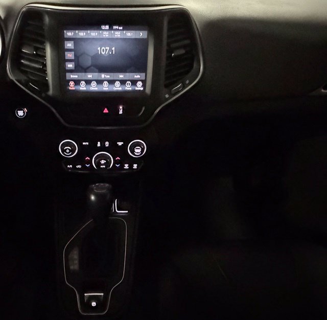Used 2022 Jeep Cherokee Latitude Lux FWD image 32