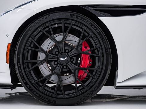 Used 2024 Aston Martin DB12 Coupe RWD image 15