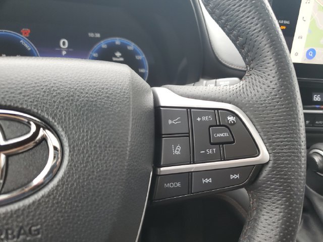 Used 2025 Toyota Sienna Limited AWD/4WD image 22