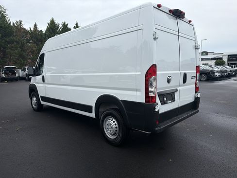 Used 2025 RAM ProMaster 2500 w/ Convenience Group FWD image 8