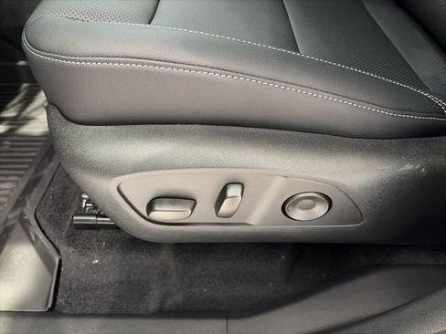 New 2026 Chevrolet Traverse LT w/ Driver Confidence Package image 11