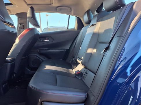Used 2025 Toyota Prius Plug-In Hybrid image 7