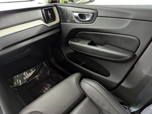 Used 2022 Volvo XC60 B6 Inscription w/ Advanced Package image 11