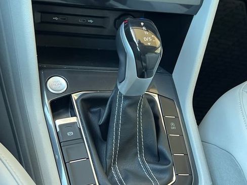 Used 2023 Volkswagen Tiguan SE FWD image 28