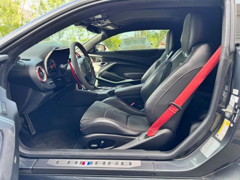 Used 2018 Chevrolet Camaro ZL1 RWD image 20