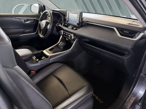 Used 2019 Toyota RAV4 XLE Premium FWD image 26