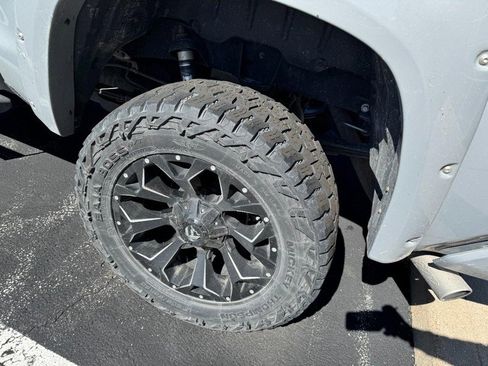 Used 2019 Toyota Tundra Limited w/ Limited Premium Package image 5