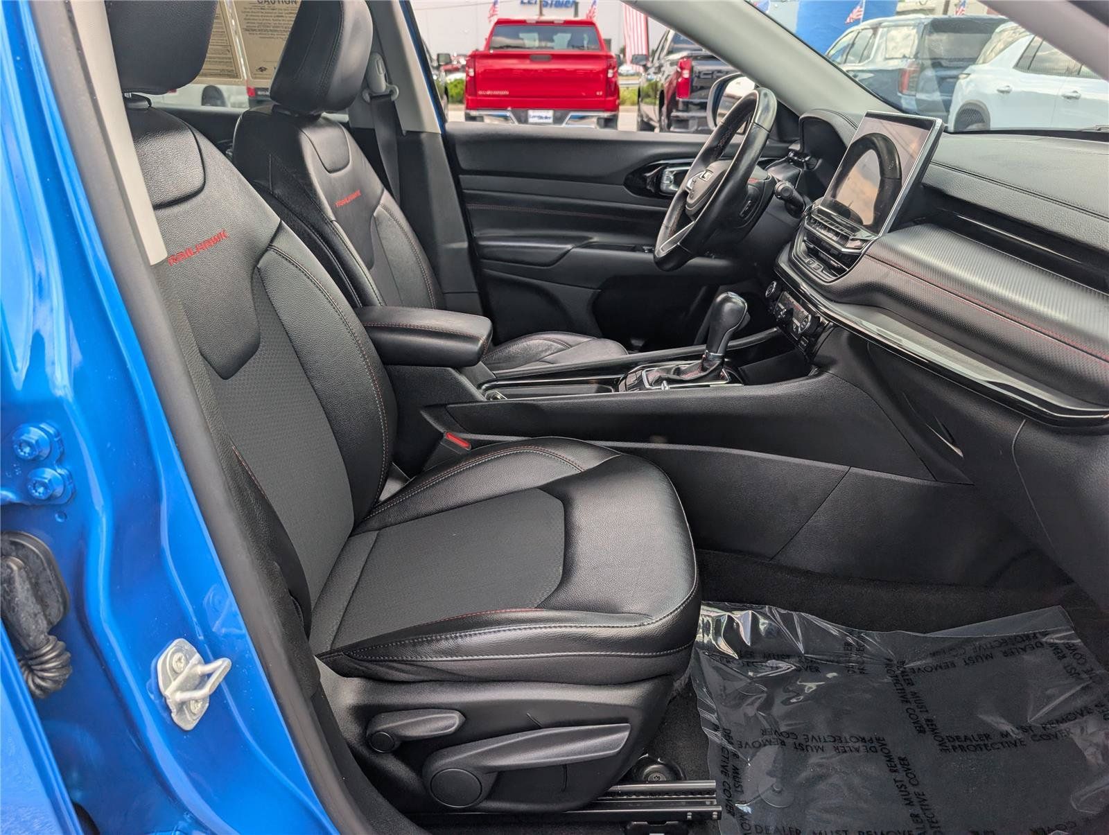 Used 2022 Jeep Compass Trailhawk w/ Trailhawk Convenience Group AWD/4WD image 13