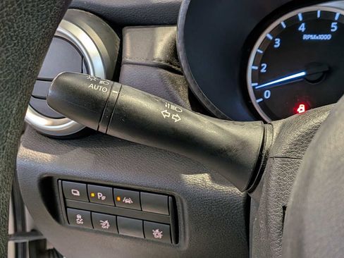 Used 2020 Nissan Versa S image 24