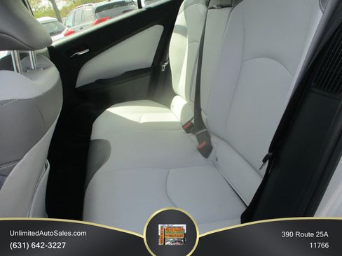 Used 2022 Toyota Prius Prime XLE FWD image 6