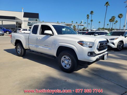 Certified 2021 Toyota Tacoma SR5 image 2