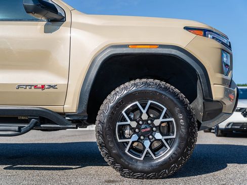 Used 2023 GMC Canyon AT4X image 10