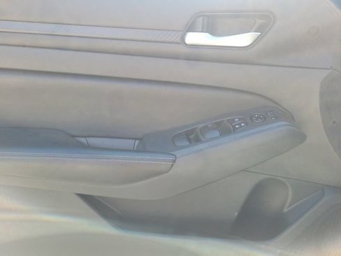 Used 2025 Nissan Altima 2.5 SV FWD image 17