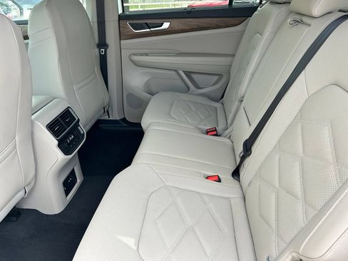 Used 2026 Volkswagen Atlas SE AWD/4WD image 16