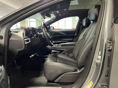 Used 2024 Cadillac Lyriq Luxury RWD image 14