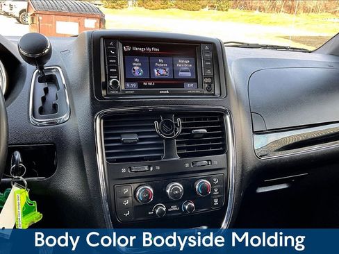 Used 2017 Dodge Grand Caravan SE image 16