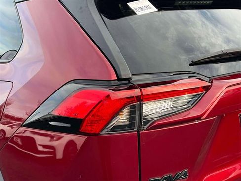 Certified 2020 Toyota RAV4 XLE Premium image 11