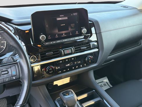 Used 2023 Nissan Pathfinder SV w/ SV Premium Package image 28