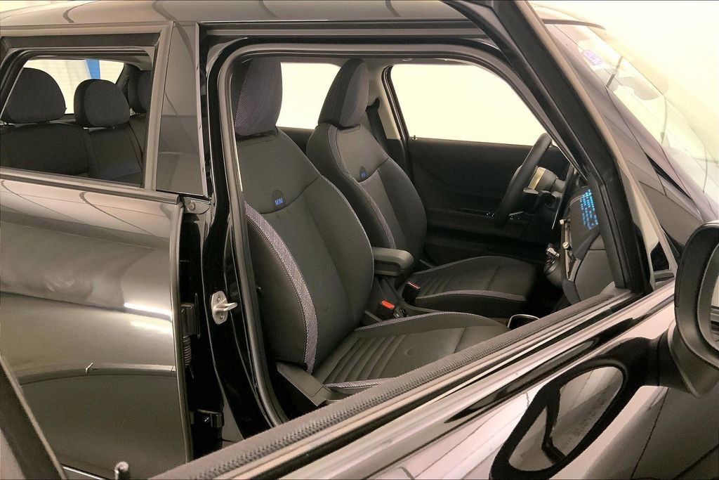 Used 2025 MINI Cooper S FWD image 6