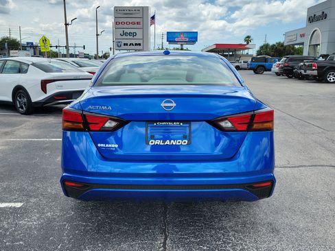Used 2025 Nissan Altima 2.5 SV FWD image 6