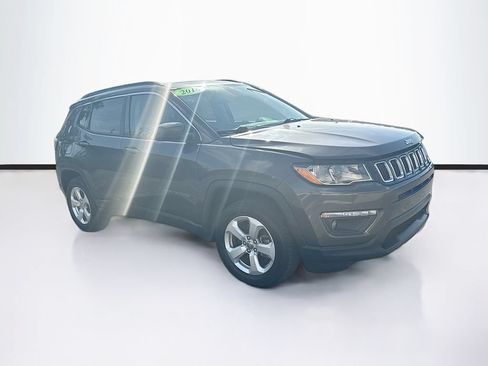 Used 2018 Jeep Compass Latitude w/ Popular Equipment Group AWD/4WD image 1