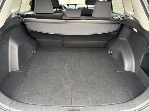 Used 2025 Toyota RAV4 XLE image 31