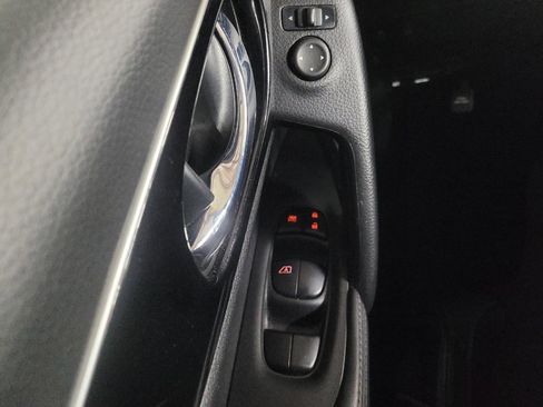 Used 2017 Nissan Rogue Sport SL w/ SL Premium Package image 27