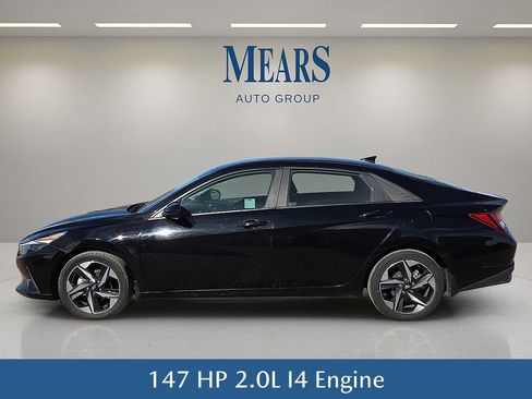 Used 2023 Hyundai Elantra SEL w/ Convenience Package image 3