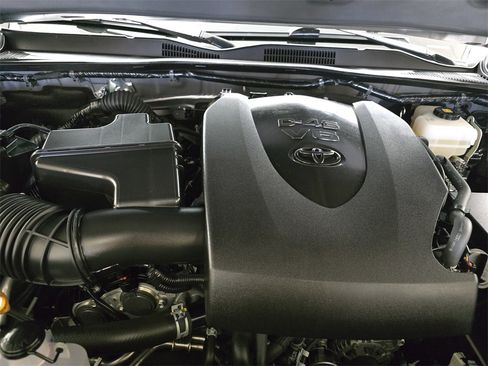 Used 2020 Toyota Tacoma TRD Off-Road image 32