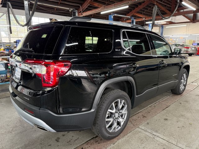 Used 2023 GMC Acadia SLT w/ Preferred Package AWD/4WD image 4