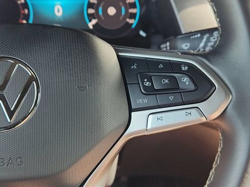Used 2024 Volkswagen Atlas Cross Sport SE FWD image 39