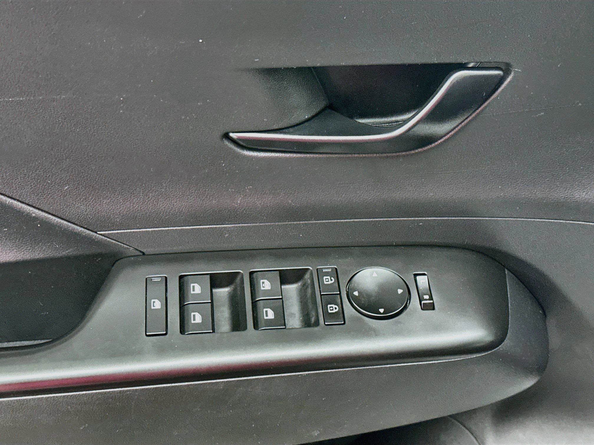 Used 2025 Hyundai Kona SEL AWD/4WD image 15